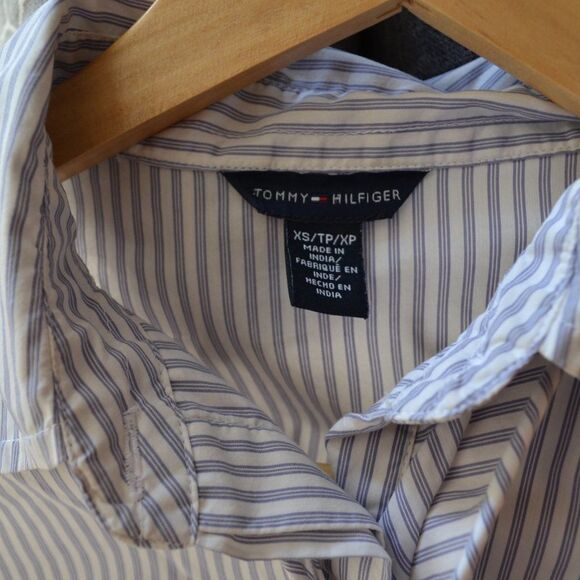 2/40$TOMMY Hilfiger cute dress blouse flutter detail button up blue white formal - Picture 2 of 9